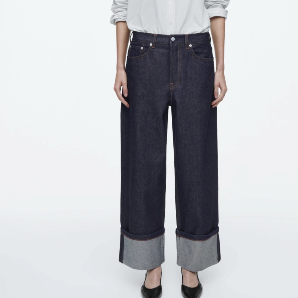 COS women’s facade turn up- 27